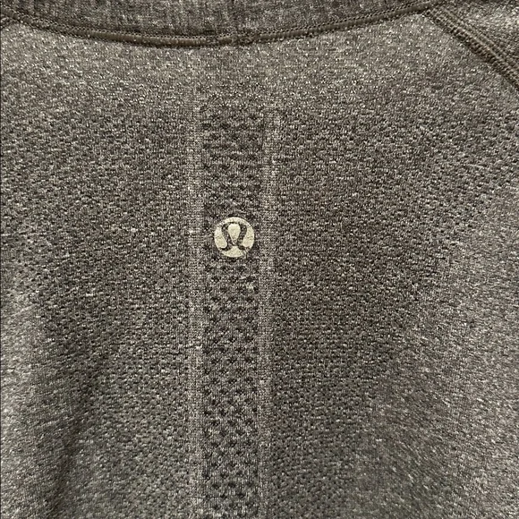 Lululemon running shirt - Picture 5 of 8